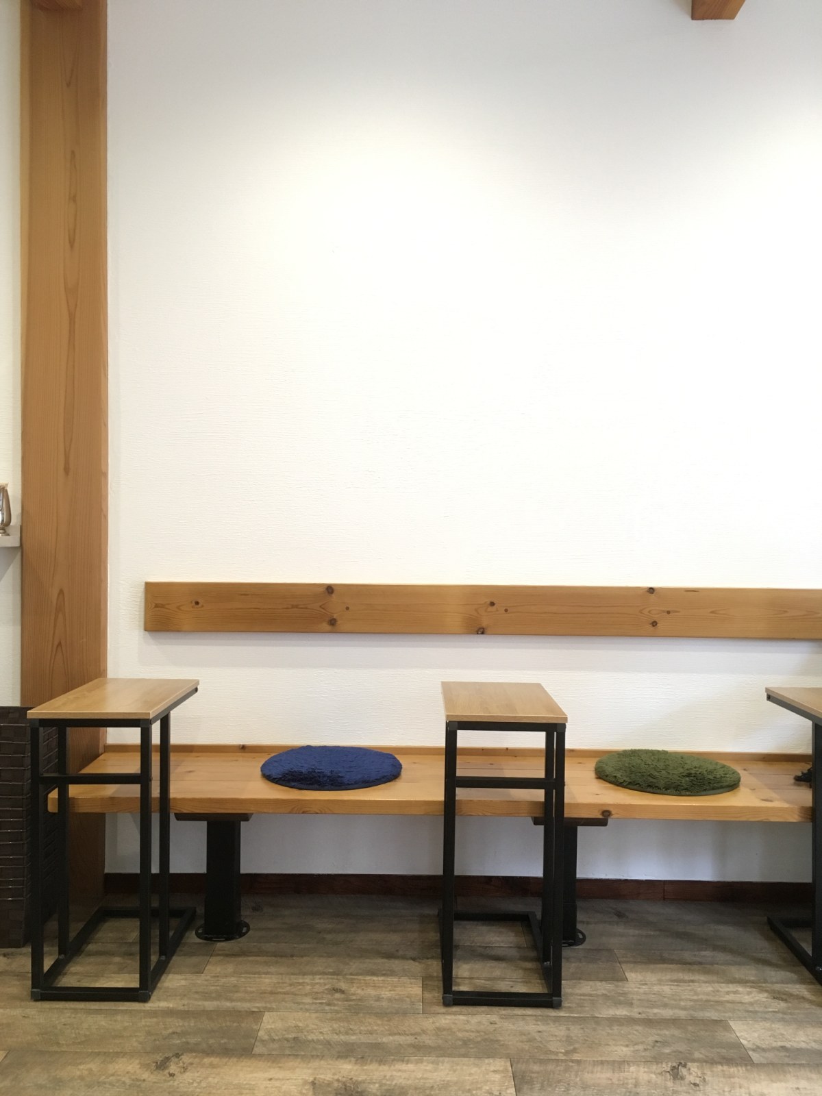 A café in a residential neighborhood — color palette from Yokohama, Kanagawa